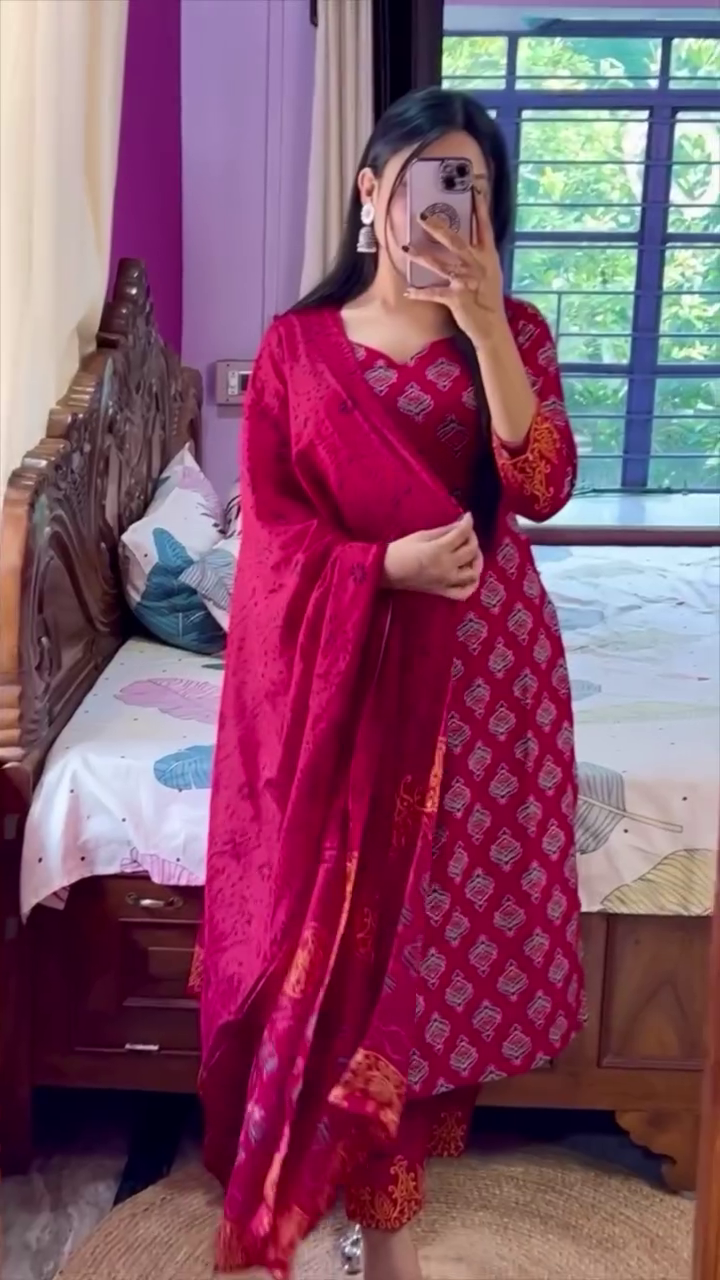 Bottle Green Georgette Kurta with Heavy Cream Thread Embroidery and Matching Dupatta - Elegant Ethnic Ensemble