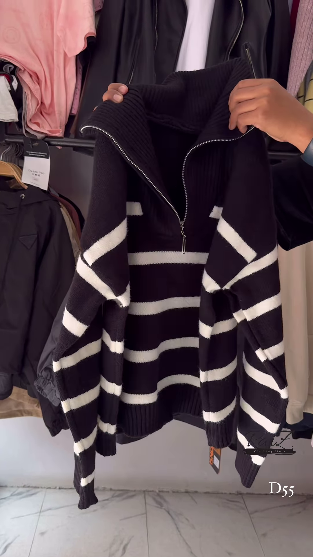 Red and White Striped Half-Zip Knit Sweater with Oversized Collar - Trendy Winter Streetwear