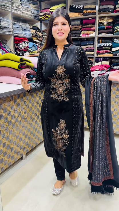 Luxury Black Velvet Kurta with Gold Floral Embroidery and Matching Sheer Dupatta – Elegant Evening Suit