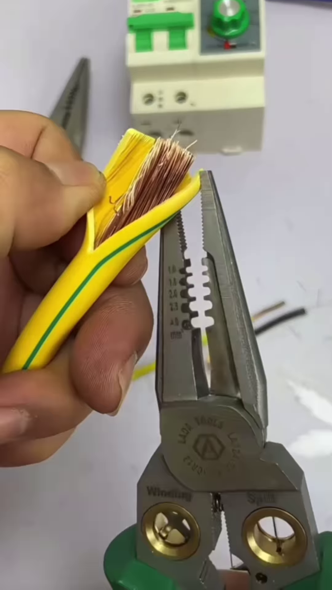 Professional 9-in-1 Multifunctional Needle Nose Pliers - Heavy-Duty Electrical Wire Stripper and Crimper